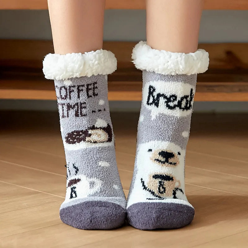 Christmas Sweet Women's Cartoon Polyacrylonitrile Fiber Crew Socks A Pair