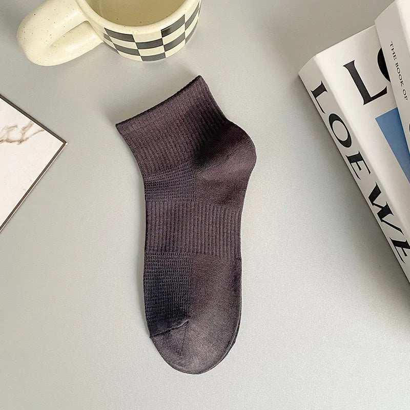 Basic Men's Solid Color Cotton Ankle Socks A Pair