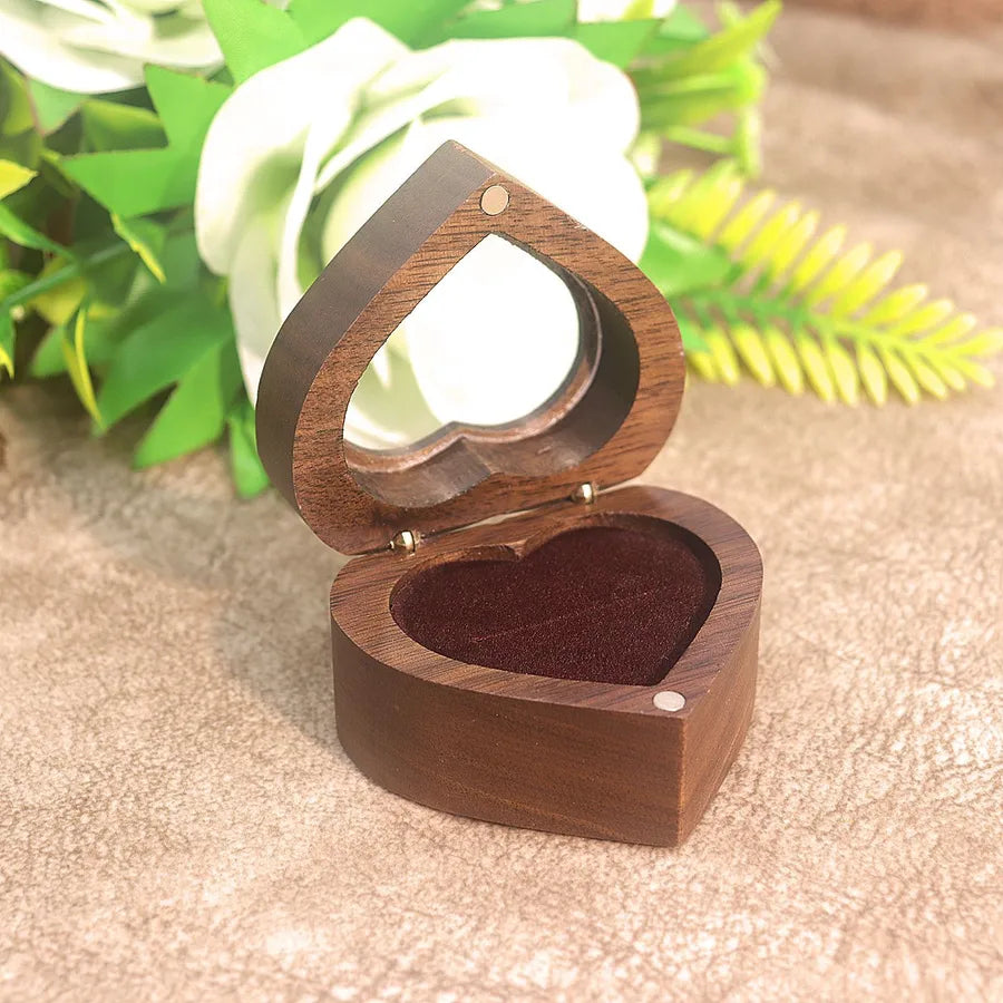 1 Piece Wood Retro Daily Festival Heart Shape Solid Color Jewelry Boxes