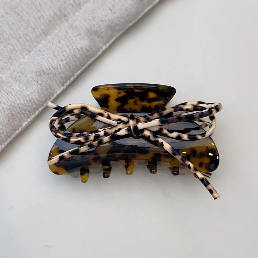 Retro Leopard Print PU Leather Medium Shark Clip Butterfly Knot Autumn Winter Elegant French Hair Claw Hair Accessory For Women
