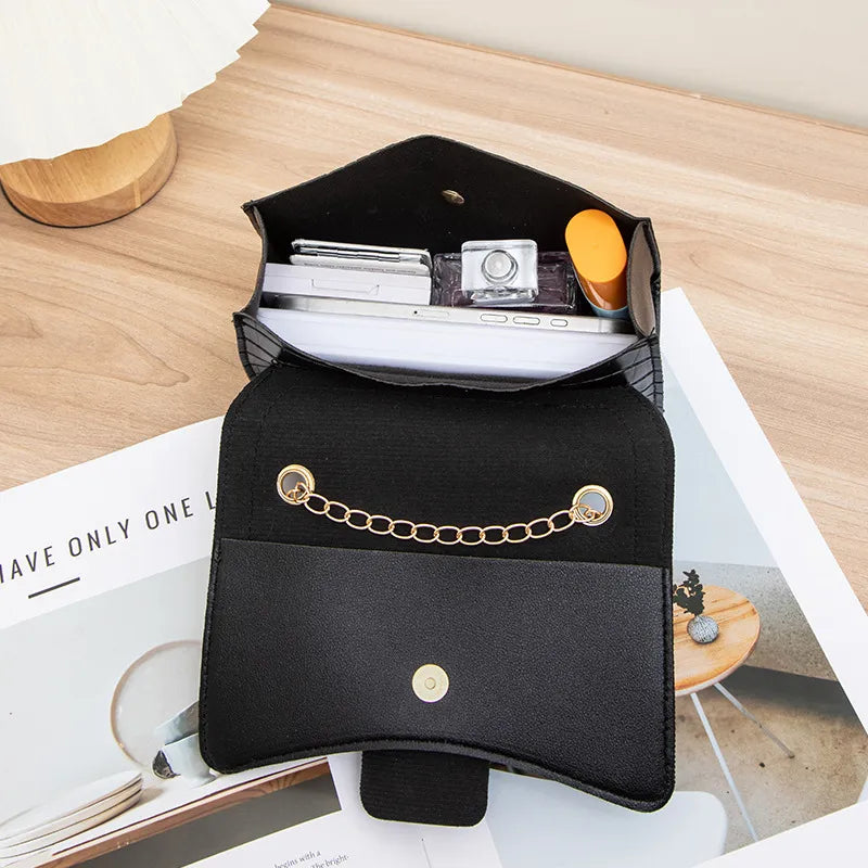 Women's Bag Wholesale new Bag Retro Small Square Bag Crocodile Pattern Tassel Bag Simple Handbag Handbag