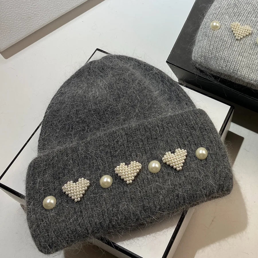 women's sweet heart shape pearl eaveless wool cap