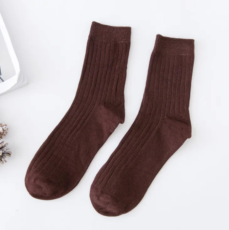 Spring and Summer new fashion solid color mid-calf socks thin sweat-absorbent breathable college style cotton men's sports socks