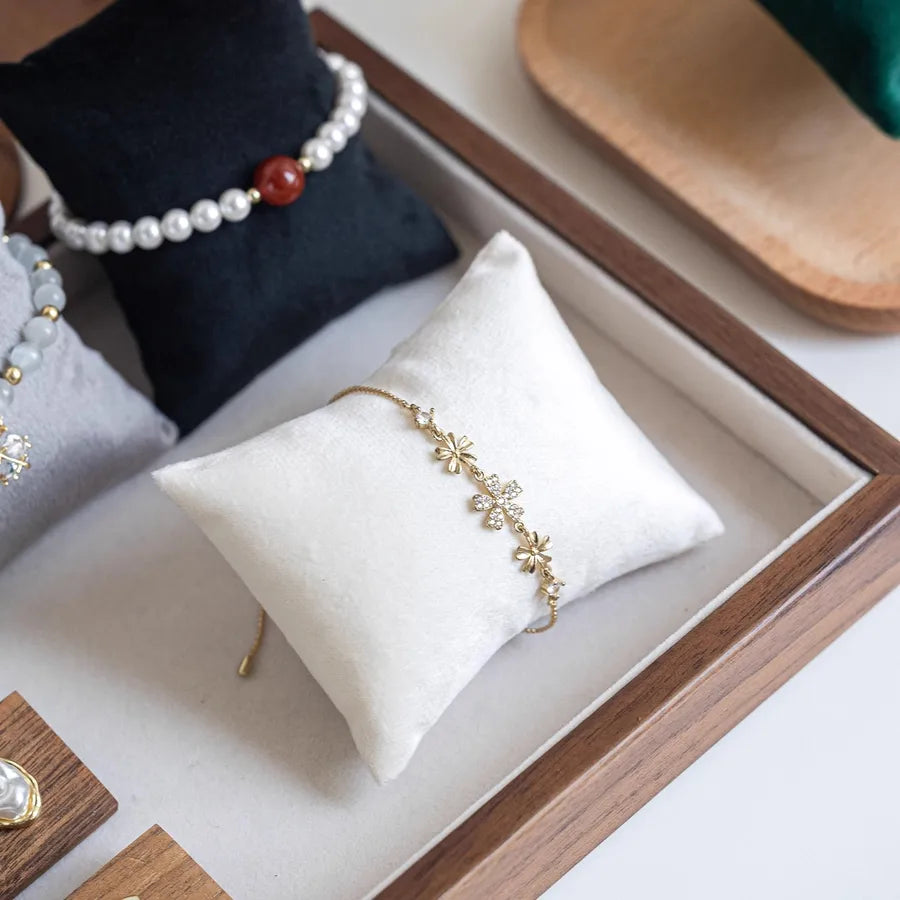 Velvet Fabric Bracelet Display Stand Counter Top Sponge Cushion Leather Surface Jewelry Accessory Premium Feeling Integrated Style