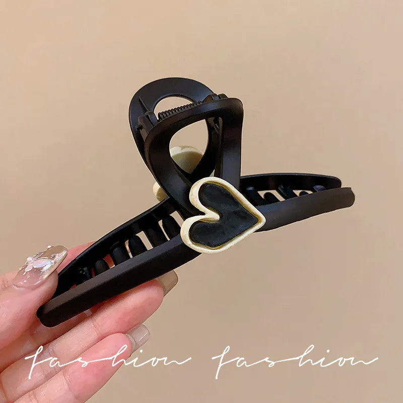 Large Size Heart Shaped Hair Clip Women's Hair Accessories Casual Style Acrylic Hair Grips For Bun Styling Hair Grabbers