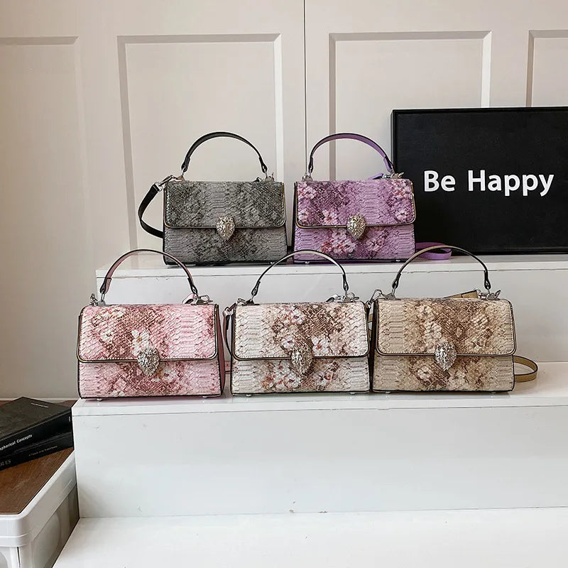High-Grade Lion's Head Magnetic Snap Bag for Women  New Retro and Fashion All-Matching Shoulder Crossbody Small Square Bag