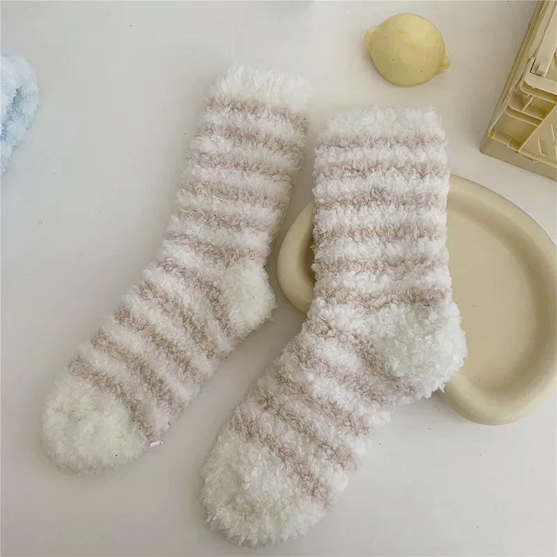 Elegant Lady Women's Solid Color Polyester Ankle Socks A Pair