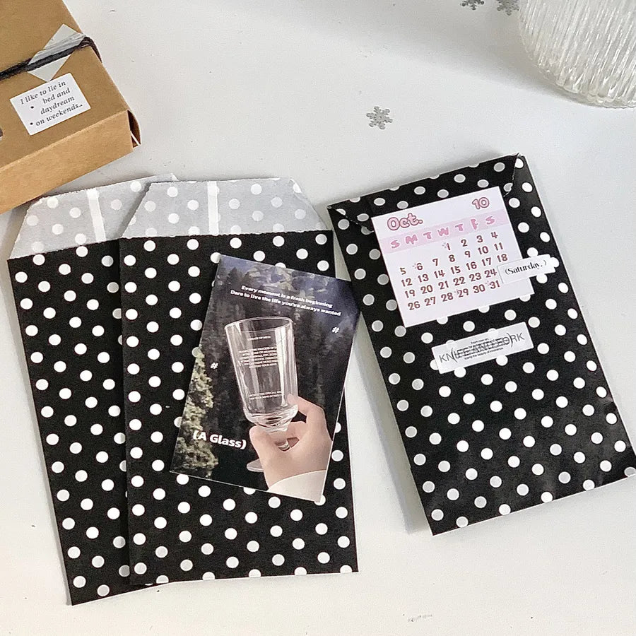 Retro Polka Dots Kraft Paper Daily Party Gift Wrapping Supplies Party Supplies Gift Wrapping Supplies 1 Piece