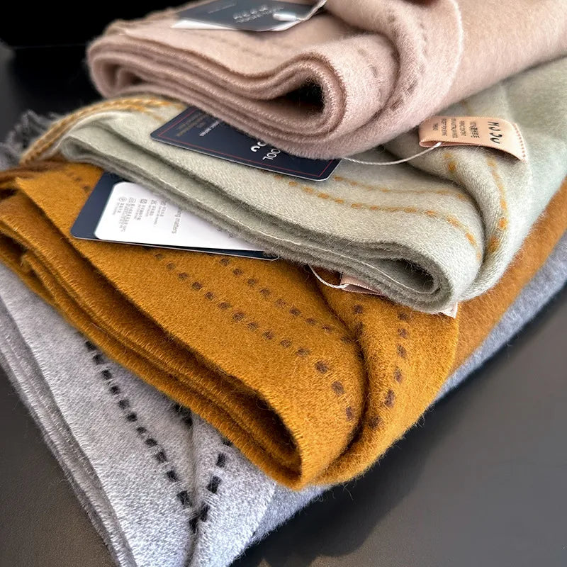 Women's Simple Style Solid Color Fleece Tassel Scarf