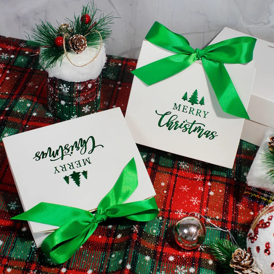 Fashionable Christmas Candy Packaging Box Gift Wrapping Bag Simple Elegant Holiday Season White Card Paper Christmas Tree