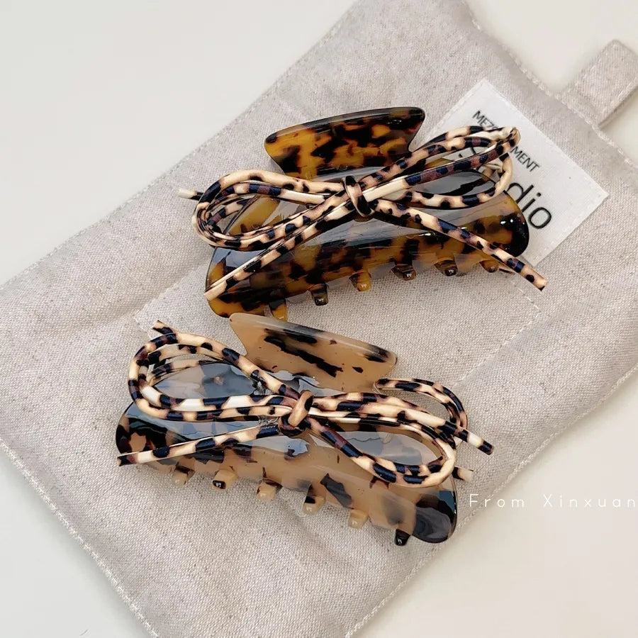 Retro Leopard Print PU Leather Medium Shark Clip Butterfly Knot Autumn Winter Elegant French Hair Claw Hair Accessory For Women