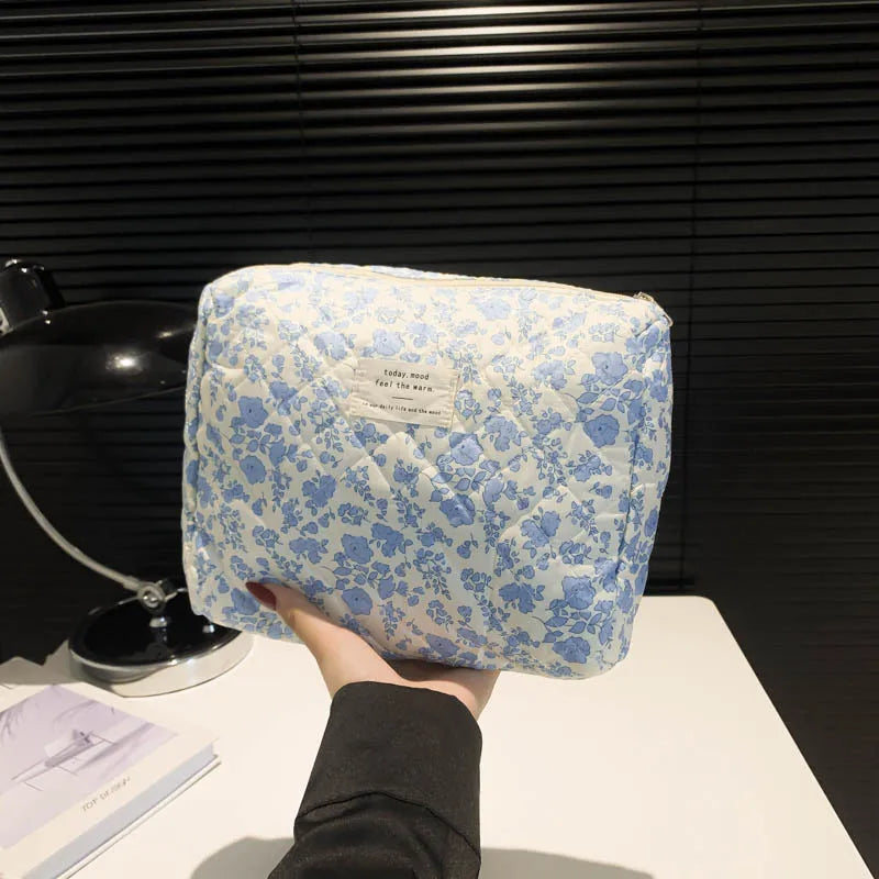 Blue Begonia Flower Cosmetic Bag Vintage Wash Bag Storage Bag Large Capacity Handbag Outgoing Portable Travel Bag
