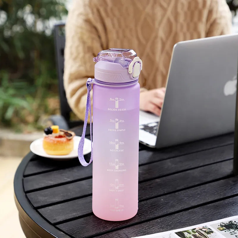Casual Gradient Color Plastic Silica Gel Water Bottles 1 Piece