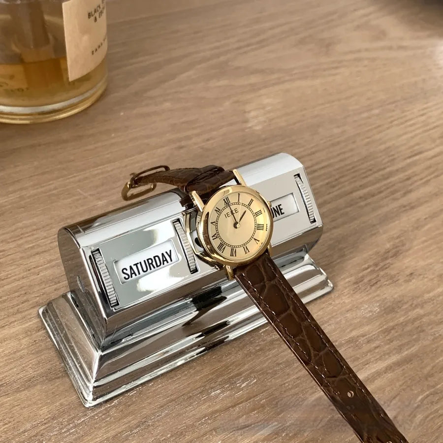 Casual Simple Style Round Buckle Quartz Watch