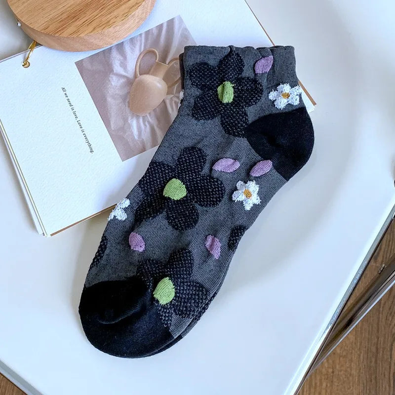 A Pair Cute Women's Flower Cotton Crew Socks