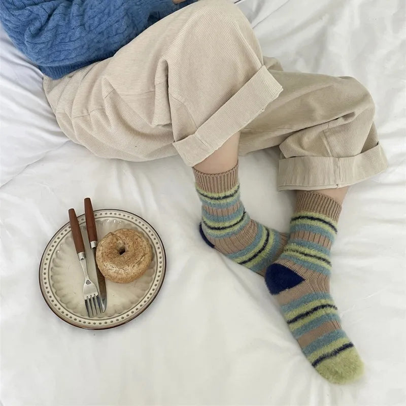 unisex casual simple style color block stripe cotton crew socks a pair
