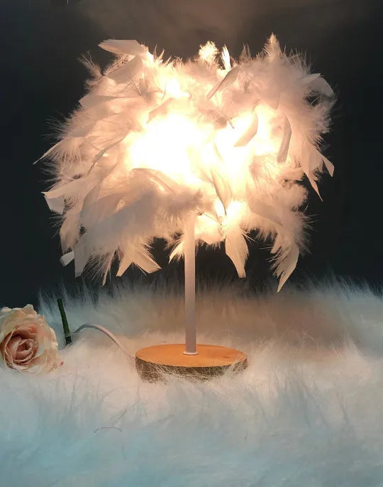 Nordic Creative Feather Lamp Luxury Minimalist Bedroom Decor Girls Heart Bedside Lamp Night Light Plug-In Power Supply Decoration