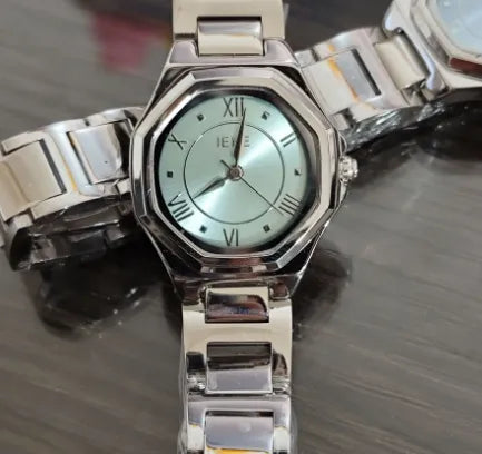 Retro Classic Style Geometric Butterfly Double Snap Quartz Watch Women's Watches