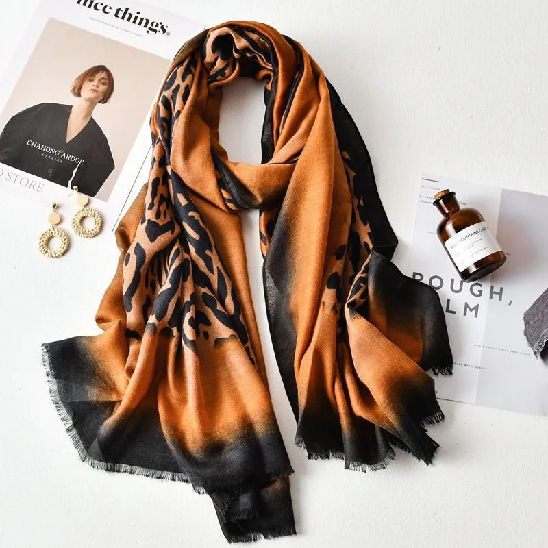 Women's Retro Classic Style Printing Leopard Cotton Scarf
