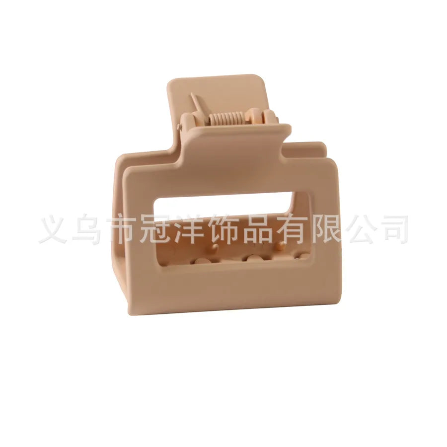Simple Style Women'S Solid Color Arylic Stoving Varnish Hair Claws
