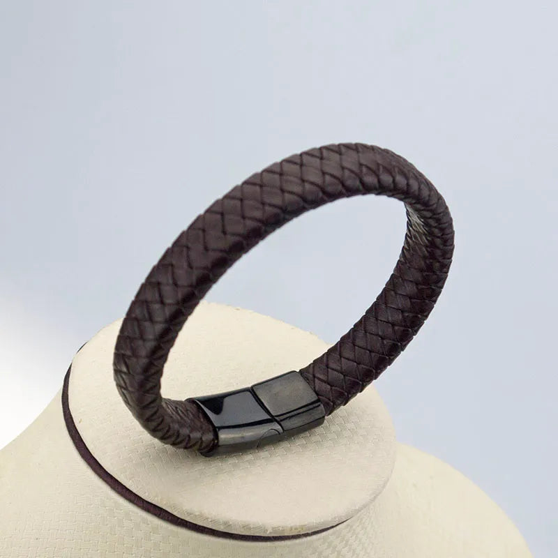 Casual Retro Solid Color 304 Stainless Steel Pu Leather Braid Handmade Men's wristband