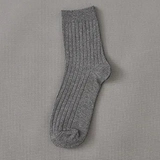 Spring and Summer new fashion solid color mid-calf socks thin sweat-absorbent breathable college style cotton men's sports socks