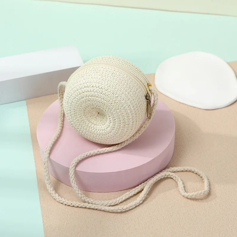 Internet Celebrity Summer Cute Little Apple Straw Bag Woven Straw Bag Women  New Seaside Holiday Mini Messenger Bag