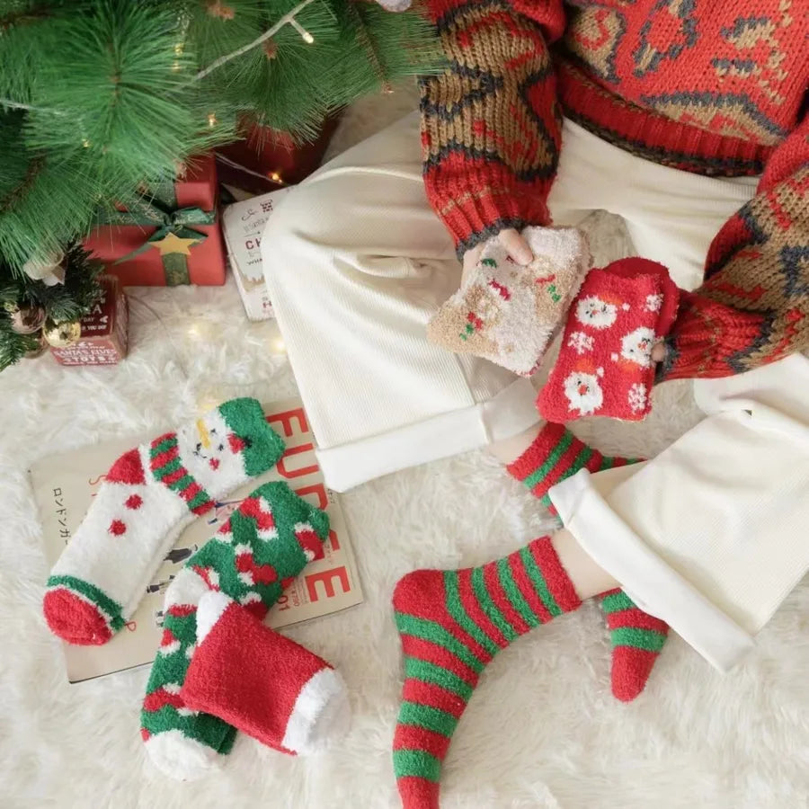 Christmas Christmas Women's Cartoon Polyester Jacquard Crew Socks A Pair