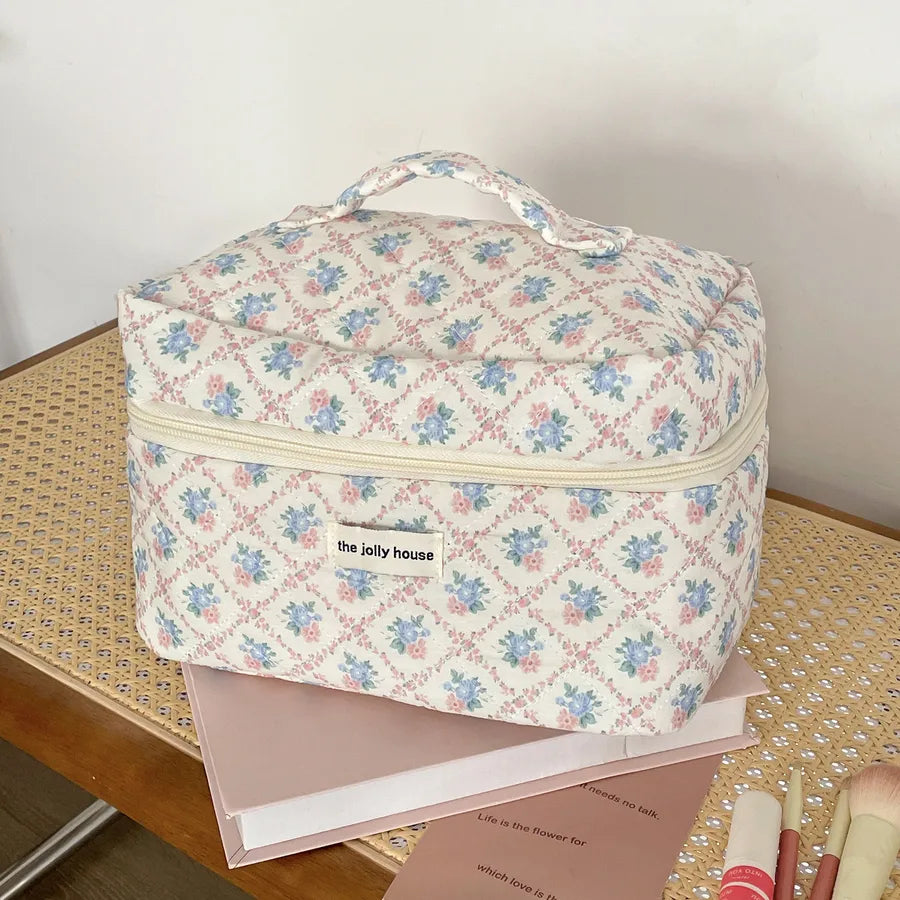 Cute Classic Style Ditsy Floral Polyester Sewing Thread Square Makeup Bags