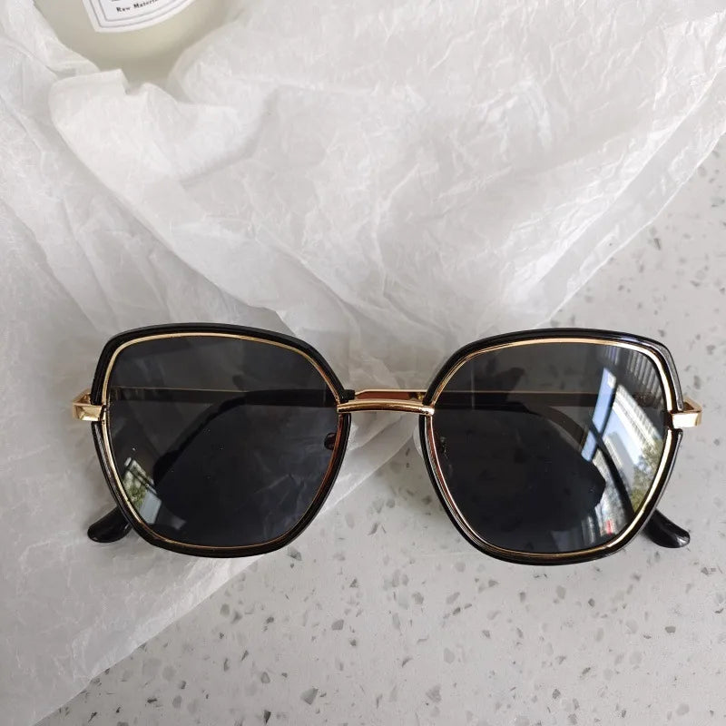 Black Kidsren's Dot Diamond Cute Cat Eye Male and Female Baby Sun Protection Personalized Fashion Sunglasses Colorful Pearl Sunglasses