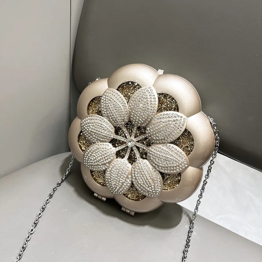 Women's Small Arylic Flower Classic Style Streetwear Round Lock clasp Evening Bag