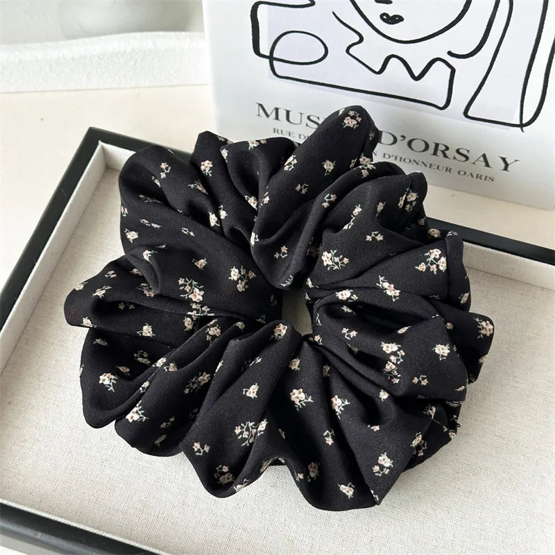Elegant Lady Advanced Sense Women's Stripe Cloth Hair Claws