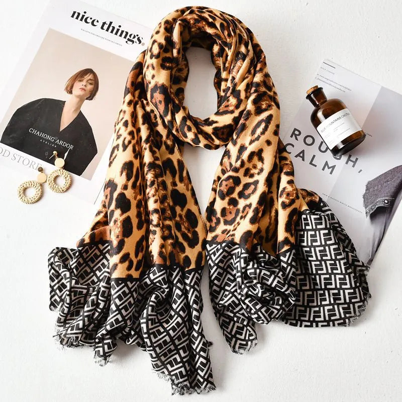 Women's Retro Classic Style Printing Leopard Cotton Scarf