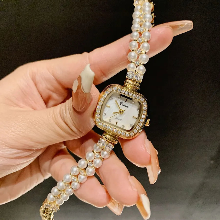 Retro Simple Style Solid Color Jewelry Buckle Quartz Watch Women's Watches