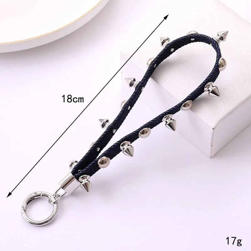 1 Piece Retro Classic Style Rivet Pu Leather Mobile Phone Chain