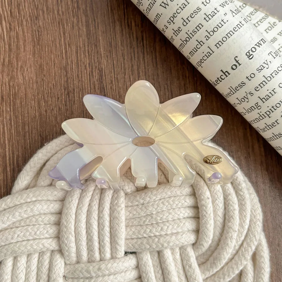 Large Size Acetate Flower Hair Clips New Style Colorful Shark Tail Updo Hair Clips Fresh Girl's Hair Accessories