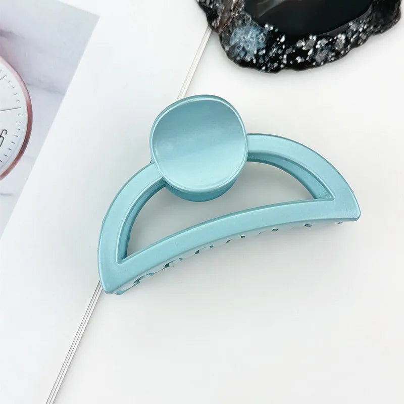 Thick Acrylic Hair Clips Cute Sweet Dopaamine Crown Grab Clips Shark Fin Sensation Solid Color Hair Clips For Women