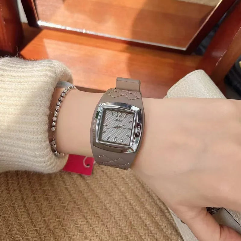 Simple Style Classic Style Solid Color Buckle Quartz Watch Women's Watches