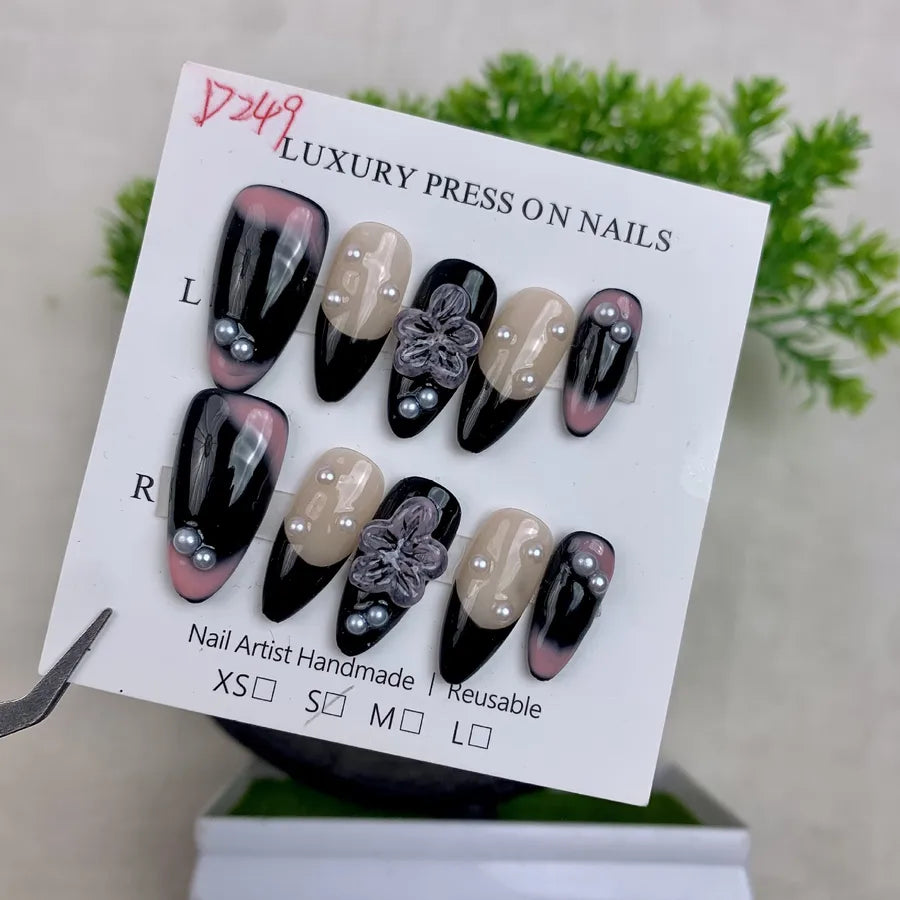 Handmade Detachable Shell Sculpture Cat Eye Almond Nails Ice Transparent Floral Design Wearable False Nails For Women