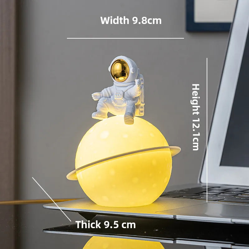 Creative moon lamp children's gift headlamp bedroom bedside lamp decorative table lamp moon lamp astronaut night lamp