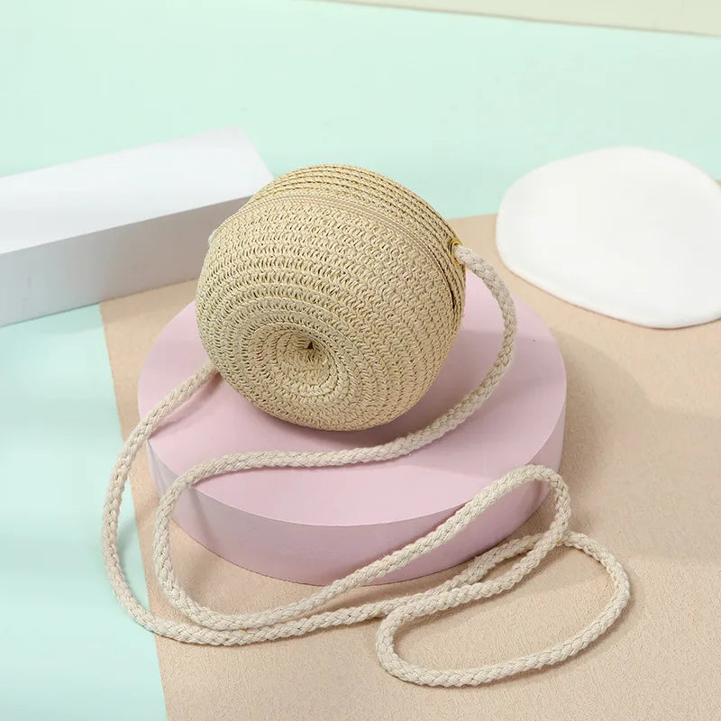 Internet Celebrity Summer Cute Little Apple Straw Bag Woven Straw Bag Women  New Seaside Holiday Mini Messenger Bag