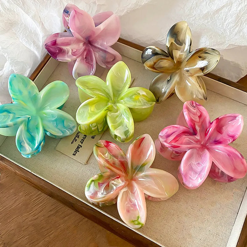 Elegant Bohemian Beach Women's Plumeria Plastic Hair Claws