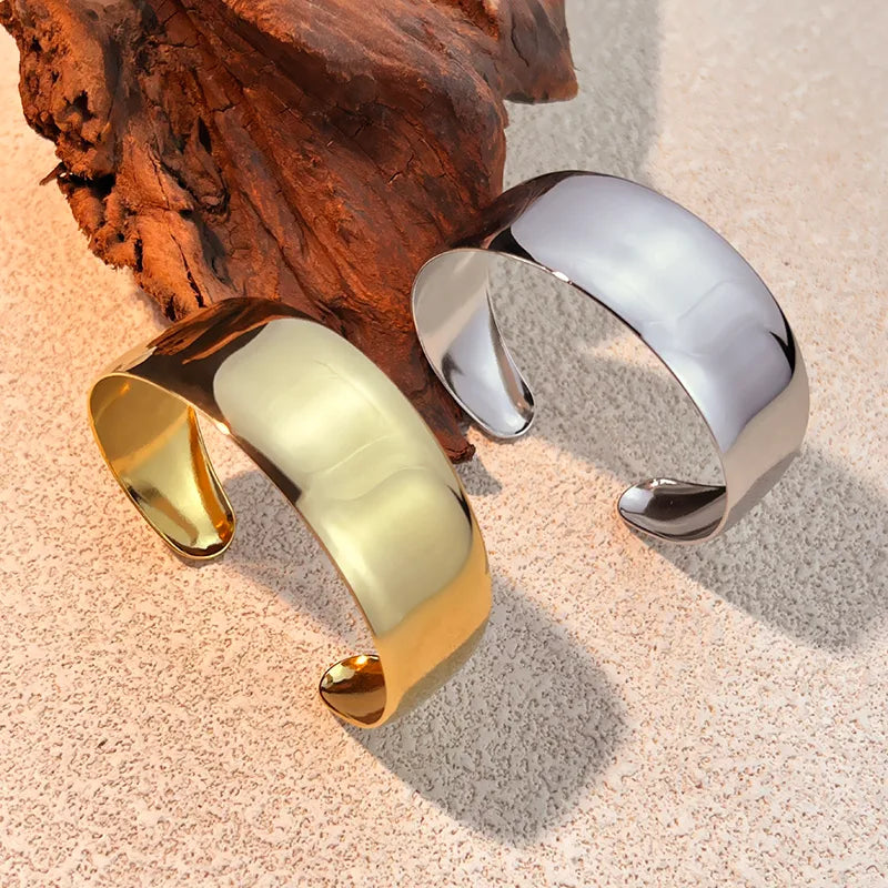 Classic Style Solid Color 304 Stainless Steel 18K Gold Plated Wide Bracelet In Bulk