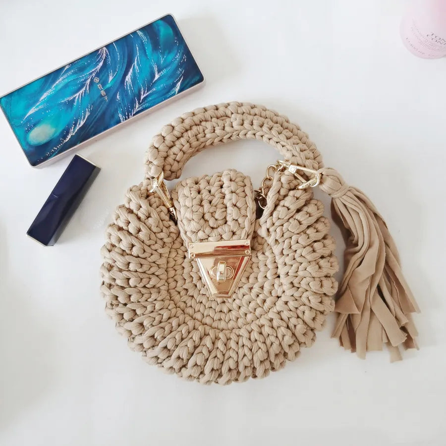 Women's Small Polyester Solid Color Streetwear Tassel Round Open Handbag