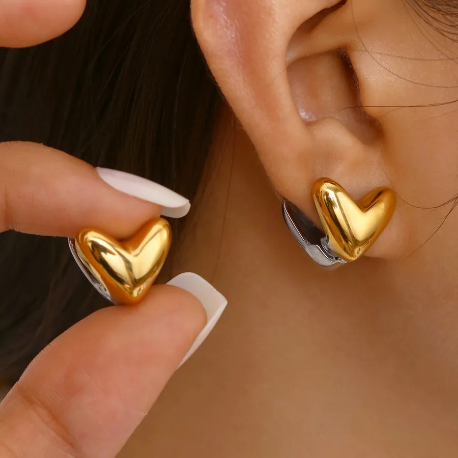 2 Pieces Elegant Heart Shape 304 Stainless Steel 18K Gold Plated Ear Studs