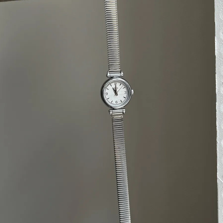 Casual Luxurious Simple Style Round Solid Color Single Folding Buckle Buckle Quartz Watch