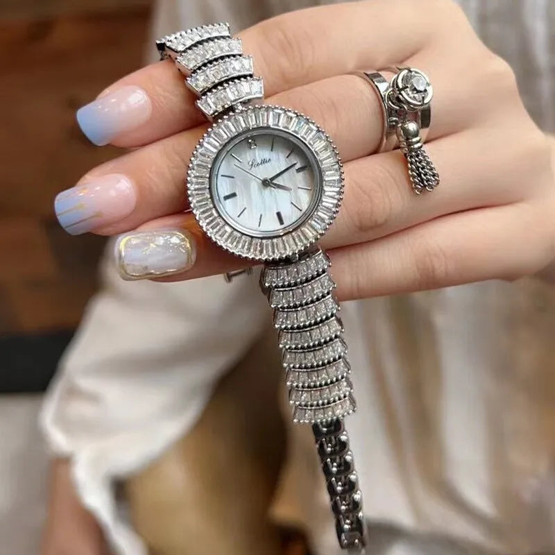Vintage Style Classic Style Geometric Jewelry Buckle Quartz Watch Women's Watches