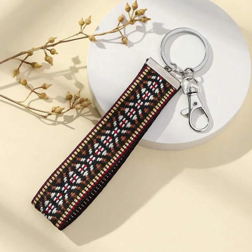 1 Piece Retro Ethnic Style Geometric Metal Knit Unisex Keychain
