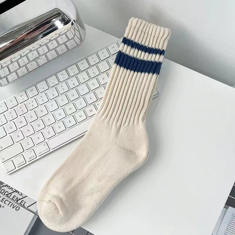 Thick line socks men's mid-calf solid color Japanese retro trendy autumn and winter stockings Sports Basketball American pile long stockings