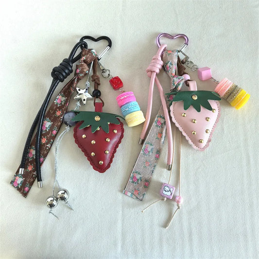Creative Leather Strawberry Keychain Cute Bag Charm Mobile Phone Chain Accessory Luxury Artificial Leather Wedding Graduation Birthday